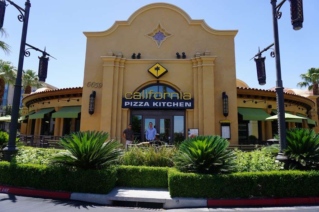 California pizza kitchen (Town Square)