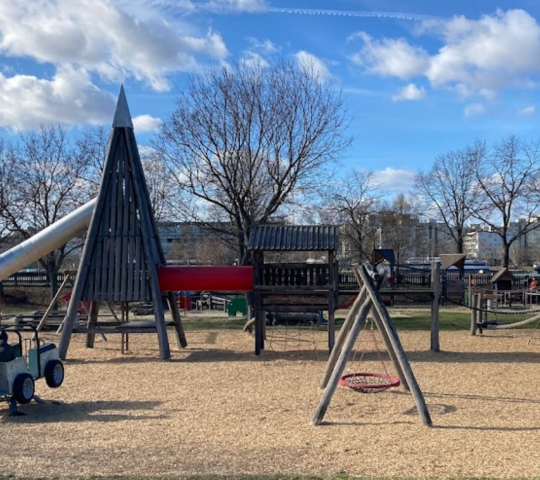 Danube Island – Kaisermühlen Bridge Playground