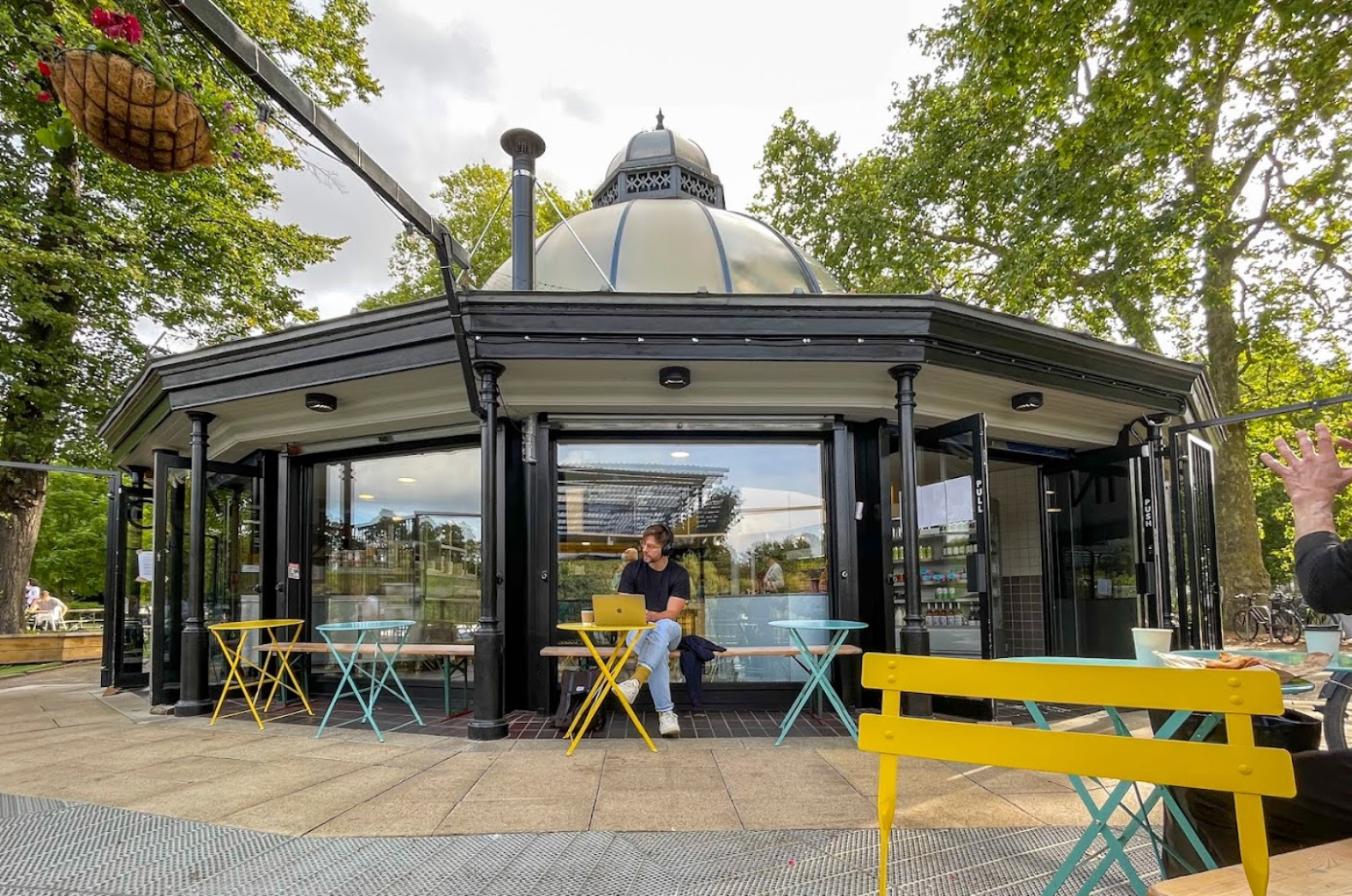 Pavillion cafe (Victoria Park)