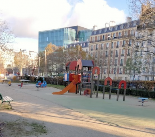 Playground in Square A et R Parodi