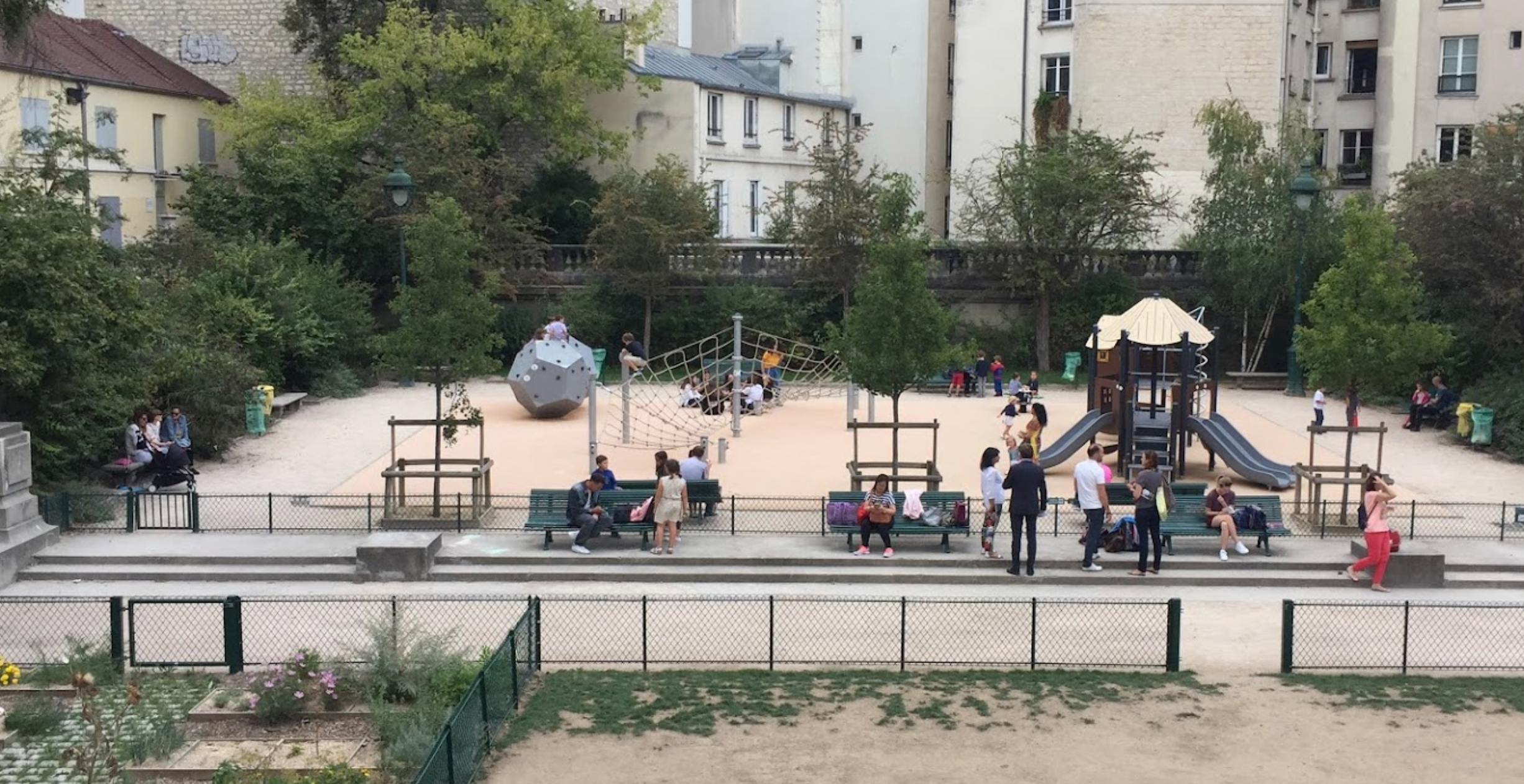 Playground in Square des arènes de Lutèce